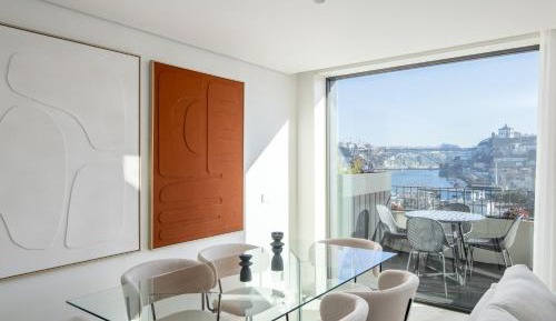 Family Two-Bedroom Apartment with View
