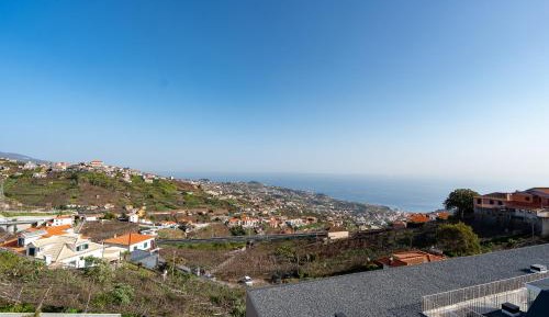 Two-Bedroom Deluxe Apartment with Ocean View