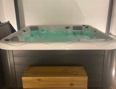 Studio with Spa Bath