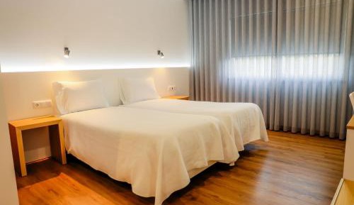 Twin Room with Private Bathroom