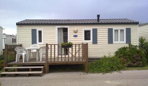 Bungalow (6 Adults)