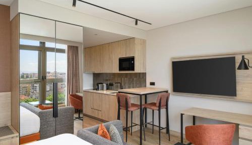 Queen Studio with City View with High Floor