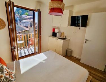 Studio with Balcony