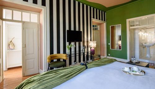 Suite with City View