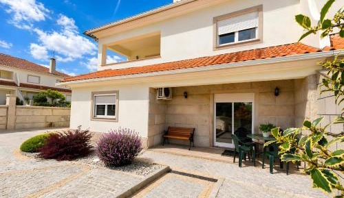 Villa with Garden View