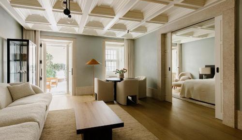 Suite with Hot Tub