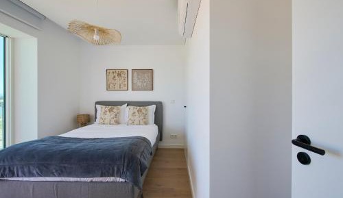 Three-Bedroom Deluxe Apartment