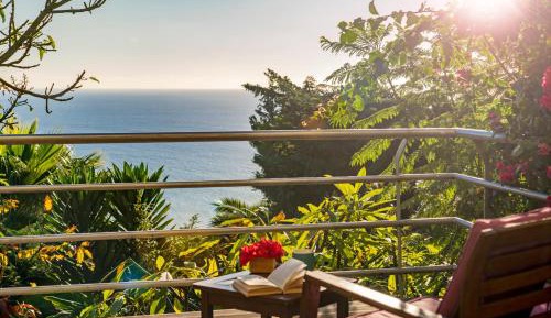 One-Bedroom Apartment with Balcony and Sea View
