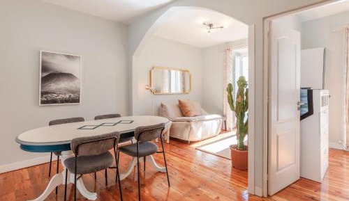 Superior One-Bedroom Apartment with Balcony