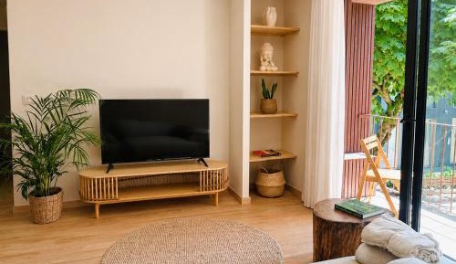 Superior One-Bedroom Apartment with Balcony
