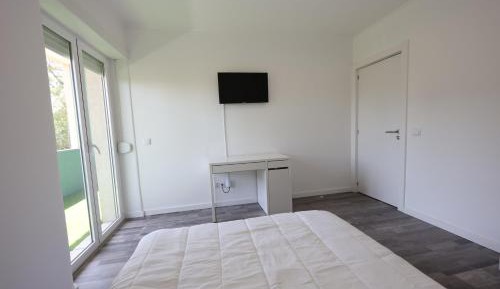 Deluxe Double Room (2 Adults + 1 Child)