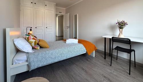 Single Room with Shared Bathroom
