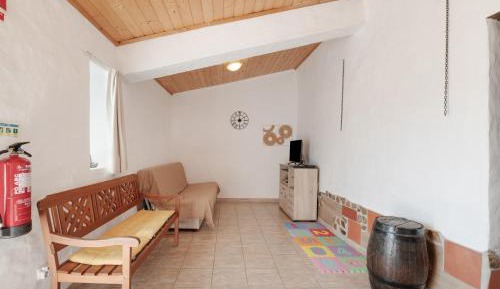 One-Bedroom Apartment with Garden View