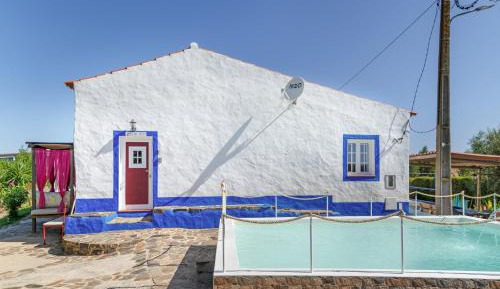Two-Bedroom Deluxe Apartment with Garden View