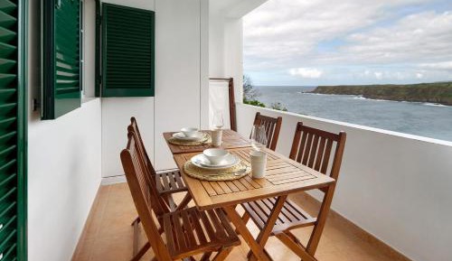 Two-Bedroom Deluxe Apartment with Ocean View