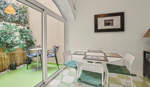 Superior One-Bedroom Apartment