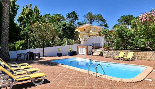 Villa with Garden View