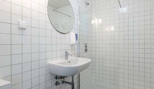 Deluxe Queen Suite