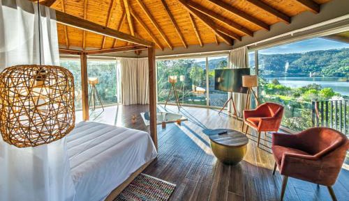 Suite with Hot Tub