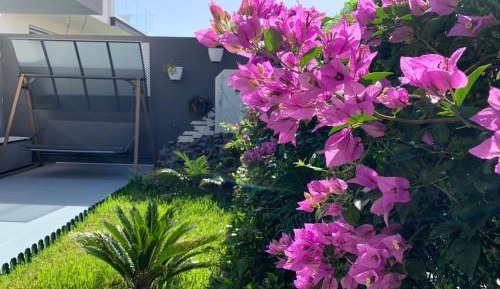 Deluxe One-Bedroom Apartment with Garden View