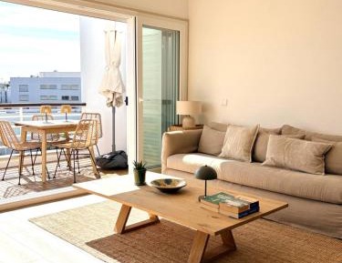 Three-Bedroom Premium Apartment with Resort View