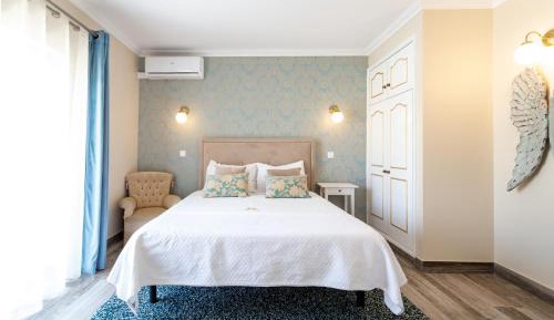 Suite with Pool View