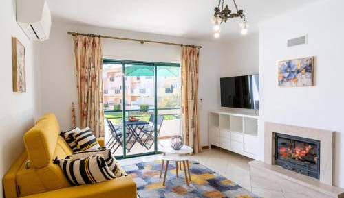 One-Bedroom Apartment with Balcony