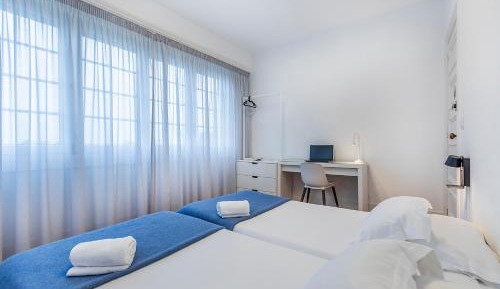 Twin Room with Shared Bathroom