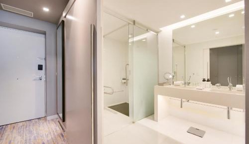 Classic Twin Room with Garden View - Disability Access