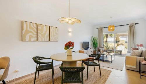 Deluxe Two-Bedroom Apartment with Garden View