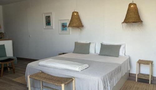 King Studio with Sofa Bed