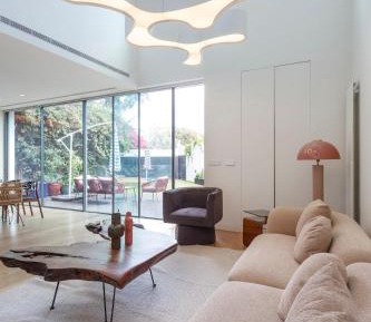 Four-Bedroom Luxury Apartment