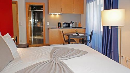 Large Single Room