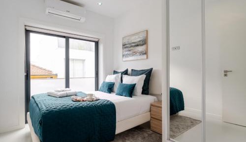One-Bedroom Apartment with Balcony