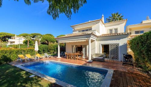 Superior 3 Bedroom Townhouse with Pool
