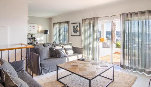 Deluxe Two-Bedroom Apartment