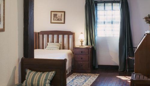 Twin Room with Shower