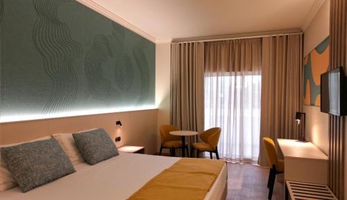 Family Side Sea View (2 Adults + 3 Children up to 11 years old)