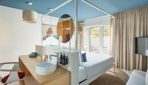 Premium King Room with Balcony