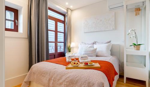 One-Bedroom Apartment with Balcony