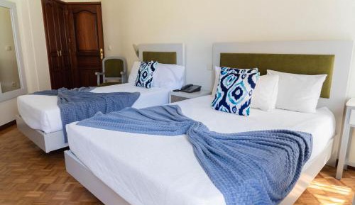 Deluxe Double Room (2 Adults + 1 Child)