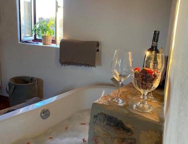 Deluxe King Suite