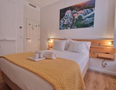 Double Room with Shared Bathroom