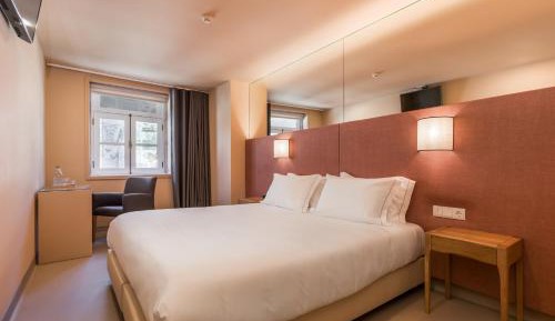 Deluxe Double or Twin Room with City View