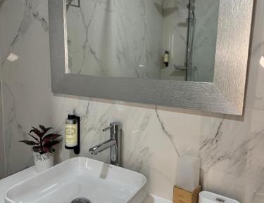 Deluxe Queen Suite