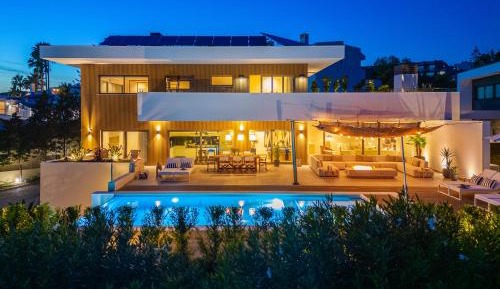 Deluxe Villa