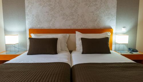 Two-Bedroom Apartment (5 Adults)