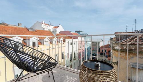 Three-Bedroom Apartment with Balcony