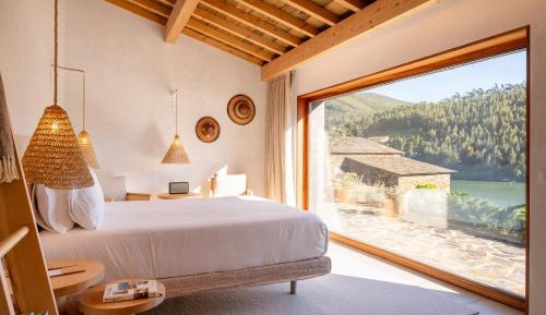 Deluxe Suite with River View