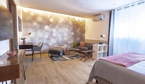 Junior Suite with Garden View